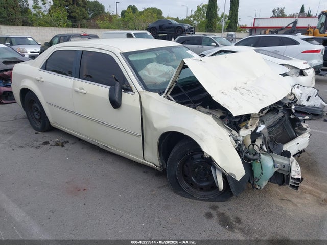 2008 Chrysler 300 Lx მანქანა იყიდება აუქციონზე, vin: 2C3KA43R88H253621, აუქციონის ნომერი: 45229914