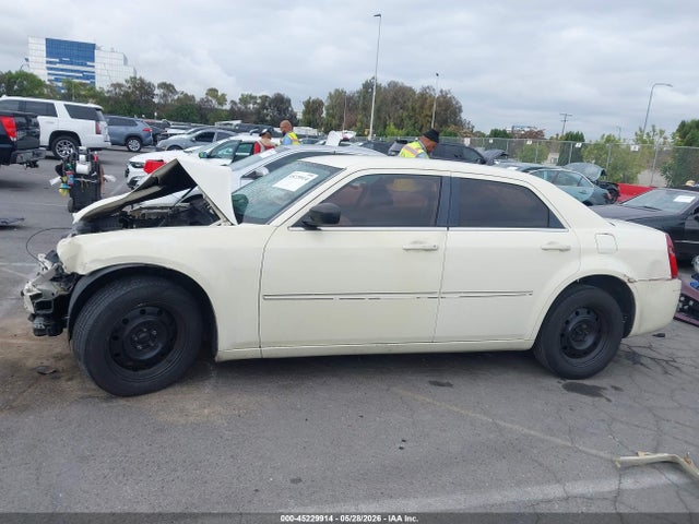 2008 Chrysler 300 Lx მანქანა იყიდება აუქციონზე, vin: 2C3KA43R88H253621, აუქციონის ნომერი: 45229914