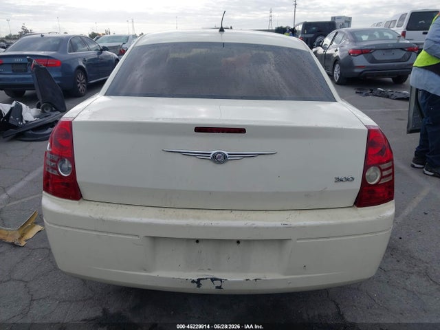 2008 Chrysler 300 Lx მანქანა იყიდება აუქციონზე, vin: 2C3KA43R88H253621, აუქციონის ნომერი: 45229914