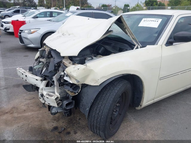 2008 Chrysler 300 Lx მანქანა იყიდება აუქციონზე, vin: 2C3KA43R88H253621, აუქციონის ნომერი: 45229914