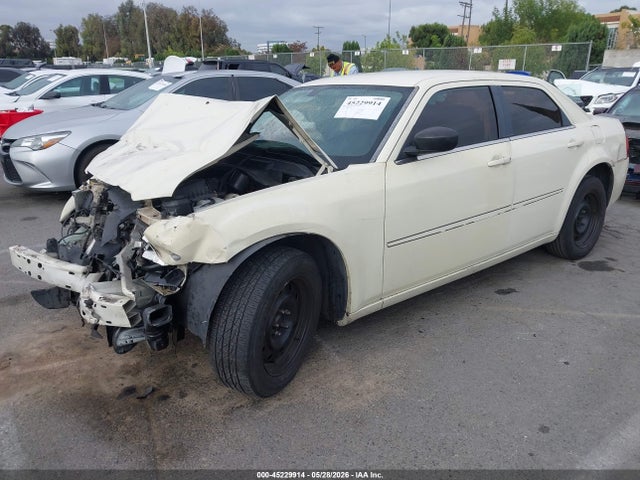 2008 Chrysler 300 Lx მანქანა იყიდება აუქციონზე, vin: 2C3KA43R88H253621, აუქციონის ნომერი: 45229914