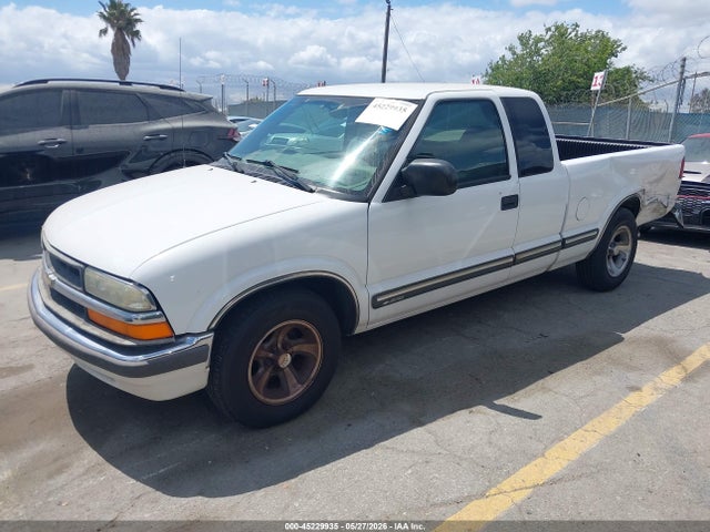 45229935 :رقم المزاد ، 1GCCS19W528133118 vin ، 2002 Chevrolet S-10 Ls مزاد بيع