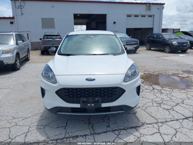 45229947 :رقم المزاد ، 1FMCU0F67NUB18054 vin ، 2022 Ford Escape S مزاد بيع
