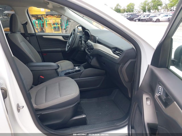 45229947 :رقم المزاد ، 1FMCU0F67NUB18054 vin ، 2022 Ford Escape S مزاد بيع