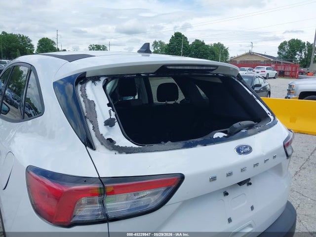 45229947 :رقم المزاد ، 1FMCU0F67NUB18054 vin ، 2022 Ford Escape S مزاد بيع