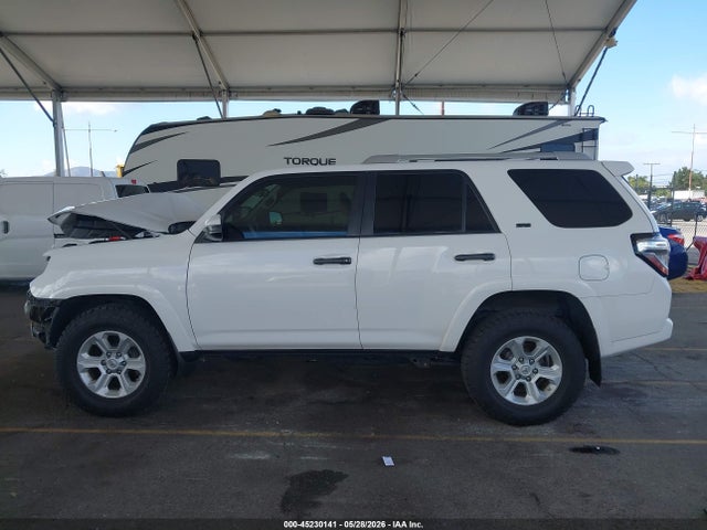 Toyota 4RUNNER SR5 2017 JTEBU5JR6H5462340 Image 15