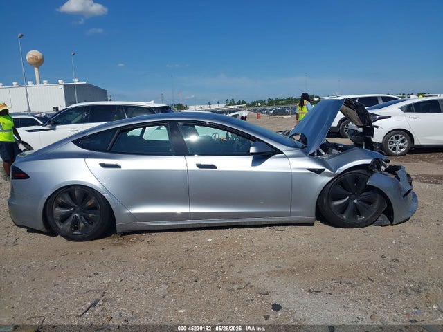 2024 Tesla Model S Long Range მანქანა იყიდება აუქციონზე, vin: 5YJSA1E54RF542877, აუქციონის ნომერი: 45230162