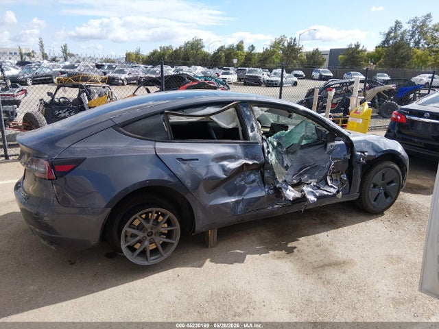 45230169 :رقم المزاد ، 5YJ3E1EB7MF852724 vin ، 2021 Tesla Model 3 Long Range مزاد بيع