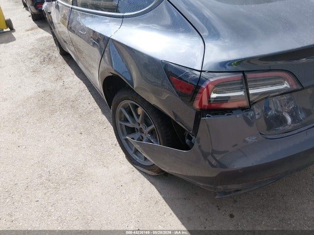 5YJ3E1EB7MF852724 Tesla Model 3 Long Range
