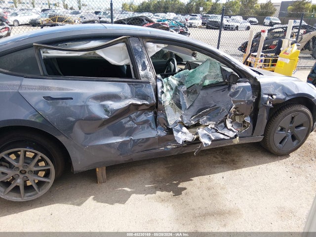 45230169 :رقم المزاد ، 5YJ3E1EB7MF852724 vin ، 2021 Tesla Model 3 Long Range مزاد بيع