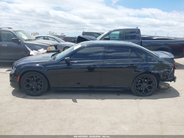 Продаж на аукціоні авто 2017 Chrysler 300 300s Alloy Edition, vin: 2C3CCABG5HH516645, номер лоту: 45230293
