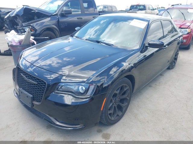 Продаж на аукціоні авто 2017 Chrysler 300 300s Alloy Edition, vin: 2C3CCABG5HH516645, номер лоту: 45230293