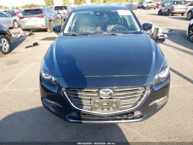 2018 Mazda Mazda3 Touring მანქანა იყიდება აუქციონზე, vin: 3MZBN1L31JM272106, აუქციონის ნომერი: 45230301