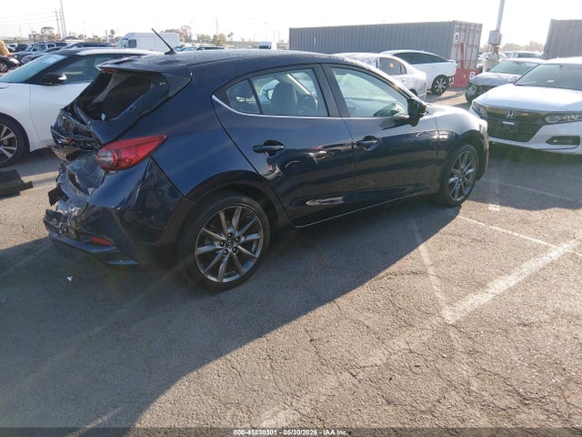 2018 Mazda Mazda3 Touring მანქანა იყიდება აუქციონზე, vin: 3MZBN1L31JM272106, აუქციონის ნომერი: 45230301