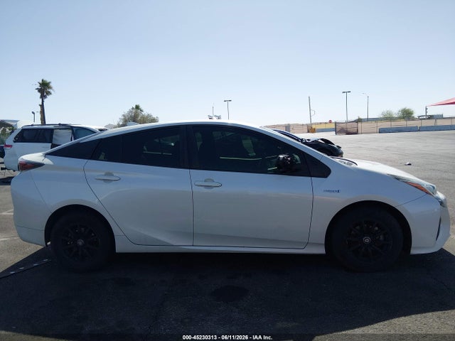 Toyota Prius Two 2016 JTDKBRFU6G3515580 Image 13