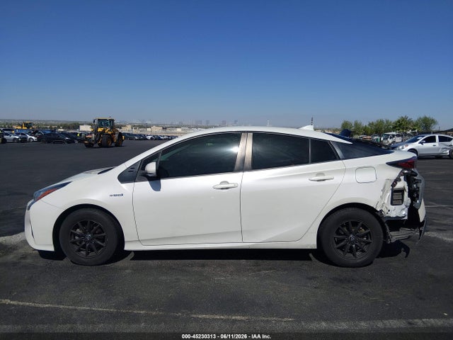 Toyota Prius Two 2016 JTDKBRFU6G3515580 Image 14