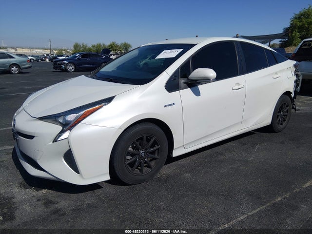 Toyota Prius Two 2016 JTDKBRFU6G3515580 Image 2