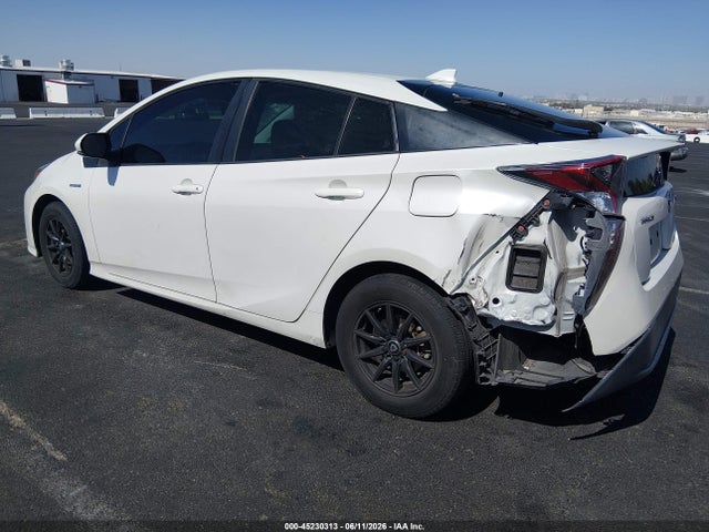 Toyota Prius Two 2016 JTDKBRFU6G3515580 Image 3