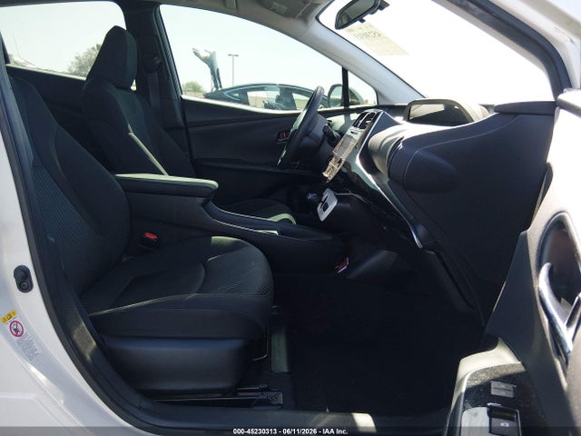 Toyota Prius Two 2016 JTDKBRFU6G3515580 Image 5