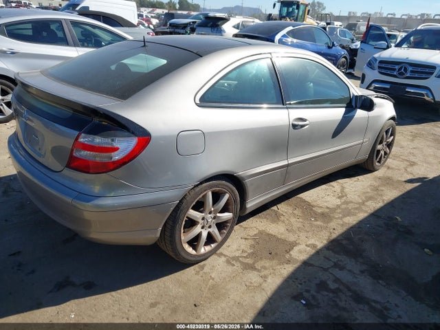 45230319 :رقم المزاد ، WDBRN64J15A675578 vin ، 2005 Mercedes-benz C 320 Sport مزاد بيع