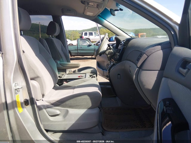 Продажа на аукционе авто 2004 Toyota Sienna Le, vin: 5TDZA23C84S102395, номер лота: 45230357