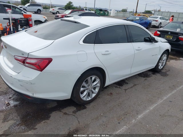 1G1ZD5ST4NF117352 Chevrolet Malibu Fwd Lt
