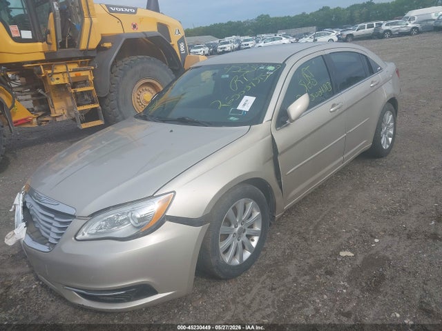 45230449 :رقم المزاد ، 1C3CCBBB6DN639124 vin ، 2013 Chrysler 200 Touring مزاد بيع