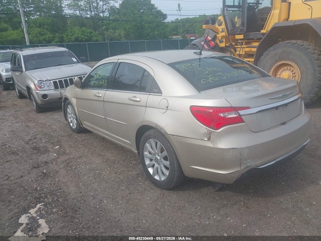 45230449 :رقم المزاد ، 1C3CCBBB6DN639124 vin ، 2013 Chrysler 200 Touring مزاد بيع