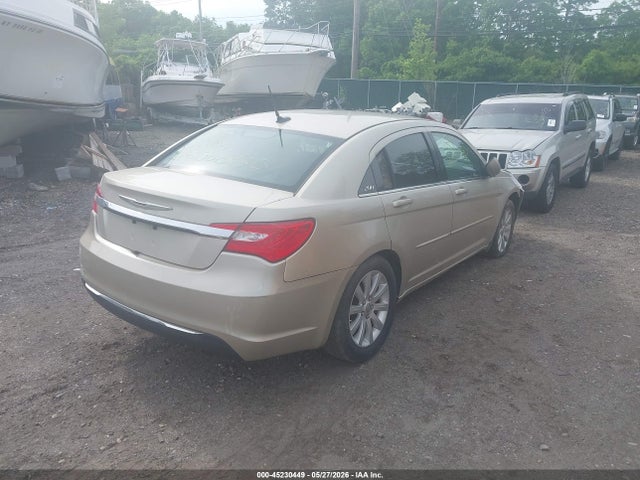 45230449 :رقم المزاد ، 1C3CCBBB6DN639124 vin ، 2013 Chrysler 200 Touring مزاد بيع