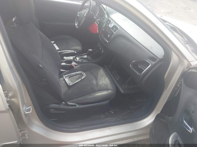 45230449 :رقم المزاد ، 1C3CCBBB6DN639124 vin ، 2013 Chrysler 200 Touring مزاد بيع
