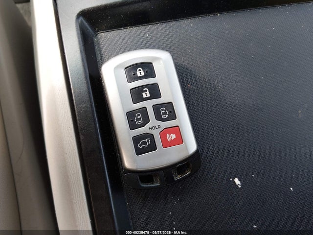 Продаж на аукціоні авто 2011 Toyota Sienna Xle V6, vin: 5TDYK3DC2BS033665, номер лоту: 45230475