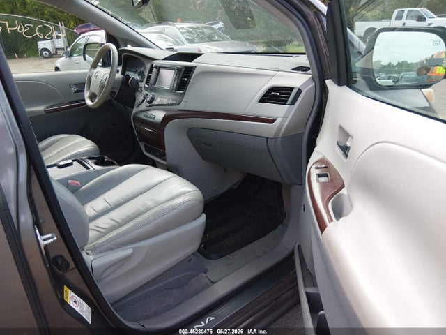 Продаж на аукціоні авто 2011 Toyota Sienna Xle V6, vin: 5TDYK3DC2BS033665, номер лоту: 45230475