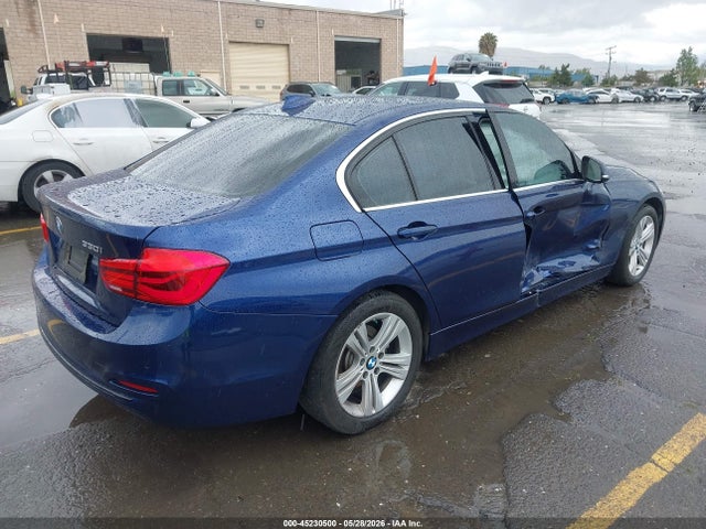 45230500 :رقم المزاد ، WBA8B9G5XJNU95716 vin ، 2018 Bmw 330i مزاد بيع