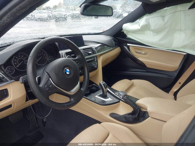 45230500 :رقم المزاد ، WBA8B9G5XJNU95716 vin ، 2018 Bmw 330i مزاد بيع