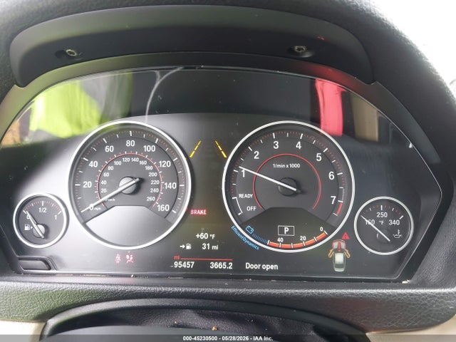 45230500 :رقم المزاد ، WBA8B9G5XJNU95716 vin ، 2018 Bmw 330i مزاد بيع