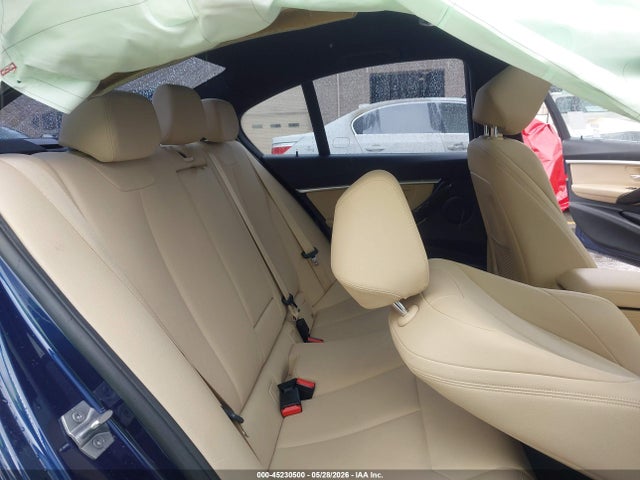 45230500 :رقم المزاد ، WBA8B9G5XJNU95716 vin ، 2018 Bmw 330i مزاد بيع