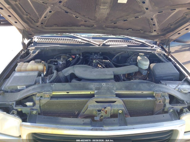 45230579 :رقم المزاد ، 1GKEC13VX3R210023 vin ، 2003 Gmc Yukon Sle مزاد بيع
