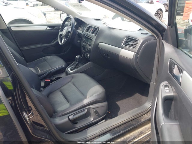 45230863 :رقم المزاد ، 3VWDP7AJ1DM417897 vin ، 2013 Volkswagen Jetta 2.5l Se مزاد بيع
