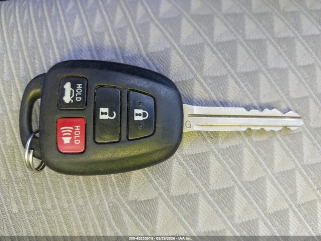 45230914 :رقم المزاد ، 4T1BF1FK0EU849031 vin ، 2014 Toyota Camry Se مزاد بيع