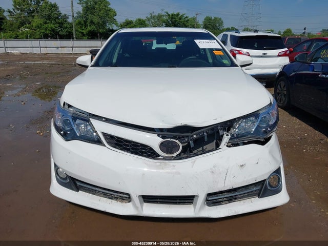 45230914 :رقم المزاد ، 4T1BF1FK0EU849031 vin ، 2014 Toyota Camry Se مزاد بيع