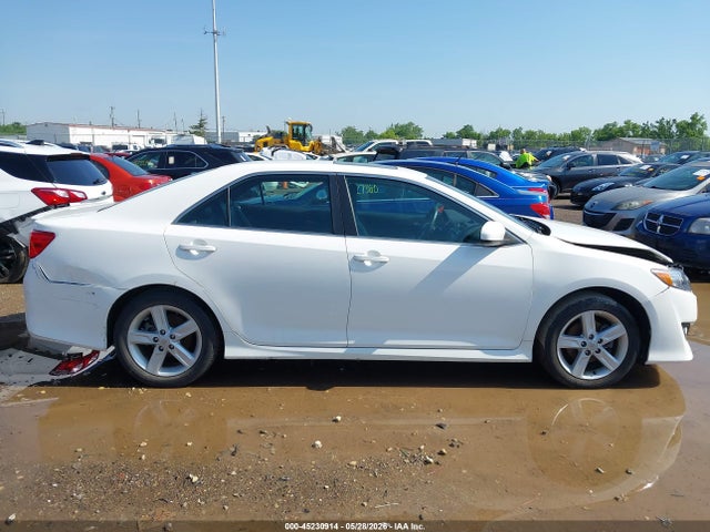 45230914 :رقم المزاد ، 4T1BF1FK0EU849031 vin ، 2014 Toyota Camry Se مزاد بيع