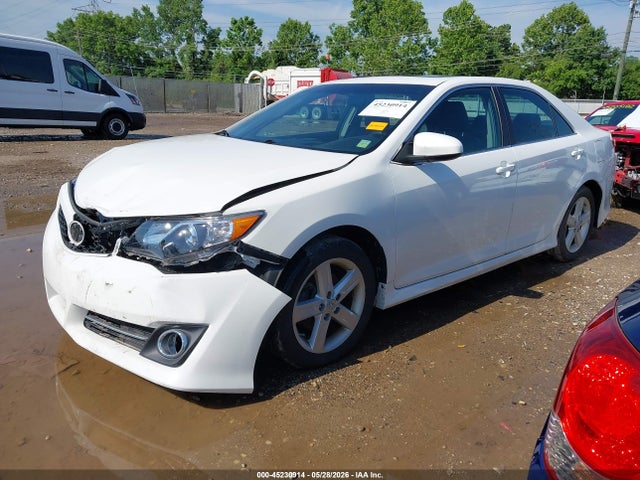 45230914 :رقم المزاد ، 4T1BF1FK0EU849031 vin ، 2014 Toyota Camry Se مزاد بيع