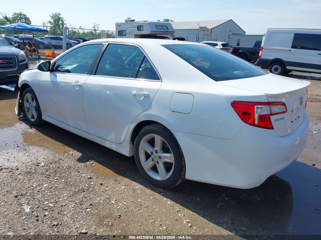 45230914 :رقم المزاد ، 4T1BF1FK0EU849031 vin ، 2014 Toyota Camry Se مزاد بيع