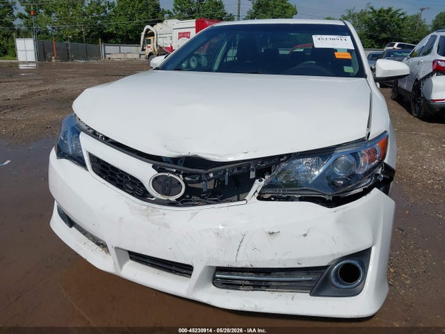 45230914 :رقم المزاد ، 4T1BF1FK0EU849031 vin ، 2014 Toyota Camry Se مزاد بيع