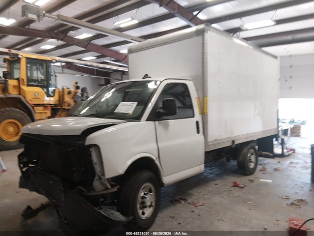 Chevrolet Express Cutaway Work Van 2021 1GB0GRFPXM1164882 Image 2