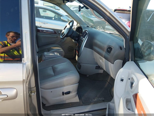 Продаж на аукціоні авто 2005 Chrysler Town & Country Limited, vin: 2C4GP64L25R136080, номер лоту: 45231133