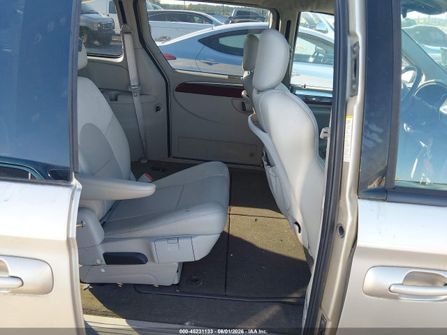 Продаж на аукціоні авто 2005 Chrysler Town & Country Limited, vin: 2C4GP64L25R136080, номер лоту: 45231133