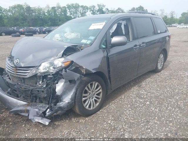 Продажа на аукционе авто 2016 Toyota Sienna Xle 8 Passenger, vin: 5TDYK3DC0GS732140, номер лота: 45231204