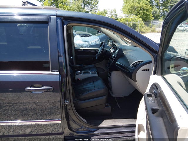 45231261 :رقم المزاد ، 2C4RC1BG8ER318797 vin ، 2014 Chrysler Town & Country Touring مزاد بيع