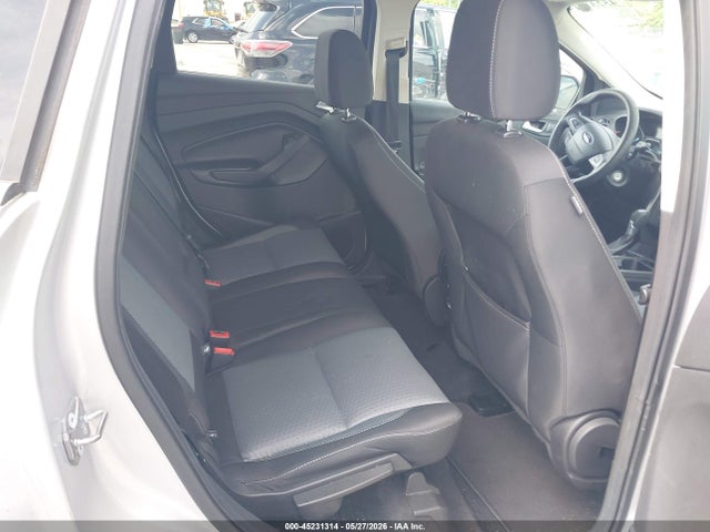 45231314 :رقم المزاد ، 1FMCU0GD9HUF02256 vin ، 2017 Ford Escape Se مزاد بيع